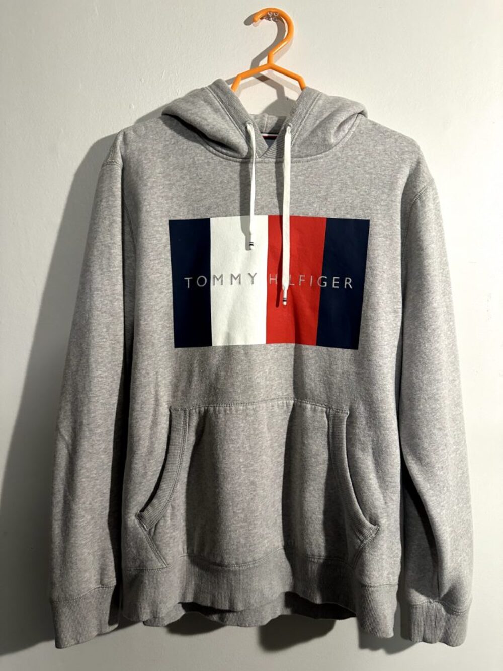 Tommy Hilfiger Heather Gray Pullover Hoodie – Size [L]